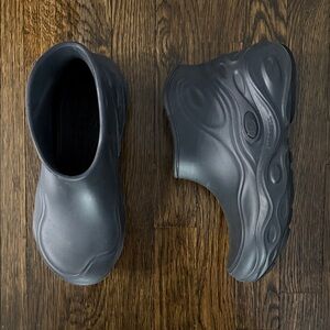 Lightly worn Merrell Hydro Next Gen 1TRL Black Rubber Boots size 8.5 no box